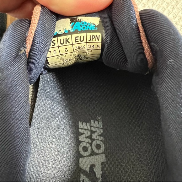 HOKA Bondi 6 Sneaker Tennis Shoe Tracker Thick Cushioned Sole Comfort - Picture 6 of 8